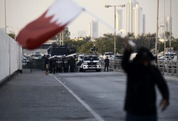 السّلطات البحرينيّة «تعتقل أكثر من 140 مواطنًا بتهمة التعاطف مع الضّربات الإيرانيّة»