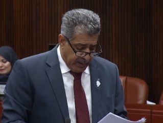 النائب «سرور»: «الحكومة جدّدت رخصة عمل 100 ألف أجنبيّ ولم توظّف 17 ألف عاطل بحرينيّ» – «فيديو»