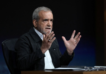 القوات الأمريكيّة في البحرين «تُطلق صواريخ تجاه إيران بعد ساعاتٍ من خطاب الرئيس الإيرانيّ» – «فيديو»