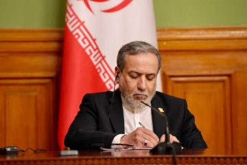 وكالة «إرنا»: «وزير الخارجيَّة الإيرانيّ يدعو دوَل الجوار للاعتماد على أنفسهم»