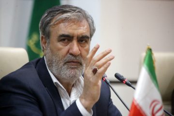 برلمانيّ إيرانيّ «يتوعَّد بطرد القوَّات الأمريكيَّة من القواعد العسكريّة في الدُّول الخليجيَّة»