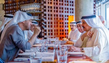 حاكم البحرين «يزور أبوظبي في ظلِّ تصاعد التوتُّر الإماراتيّ السّعوديّ» – «وكالة بنا»