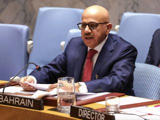البحرين «ترفض المُشاركة في الاجتماع الخليجيّ الإيرانيّ بشأن مضيق هرمز بعد فشلها في فتح المُضيق» – «وكالة بنا»